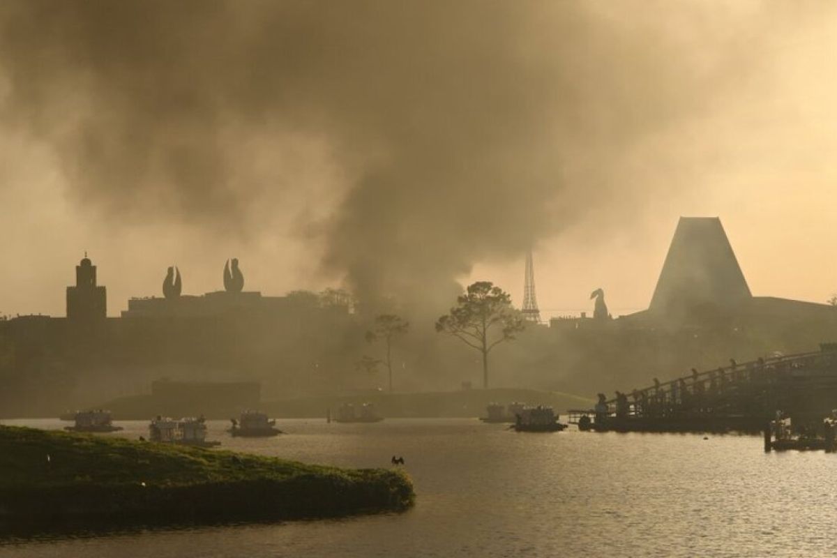 walt disney world epcot fire​